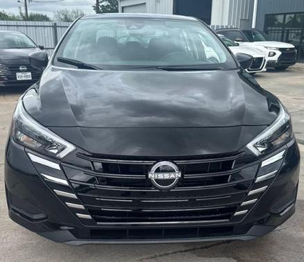 Super Black 2025 Nissan Versa 1.6 S