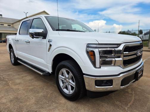 Oxford White 2026 Ford F-150 Lariat