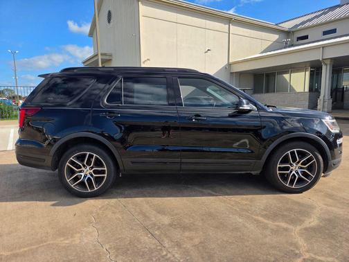 SHADOW BLACK 2018 Ford Explorer Sport