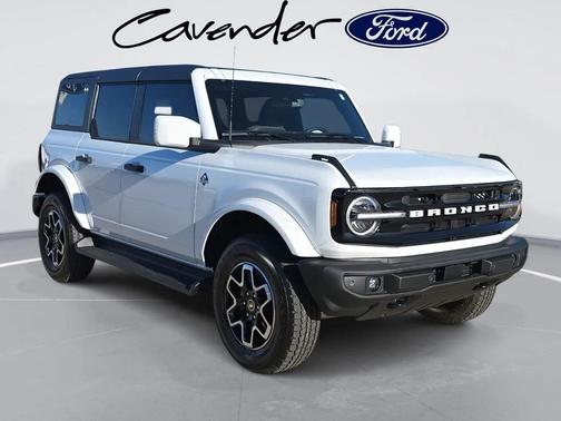 OXFORD WHITE 2026 Ford Bronco Outer Banks