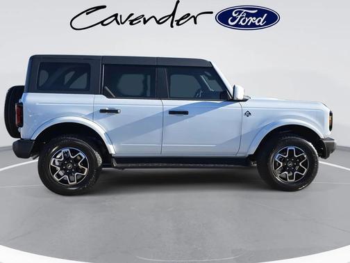OXFORD WHITE 2026 Ford Bronco Outer Banks