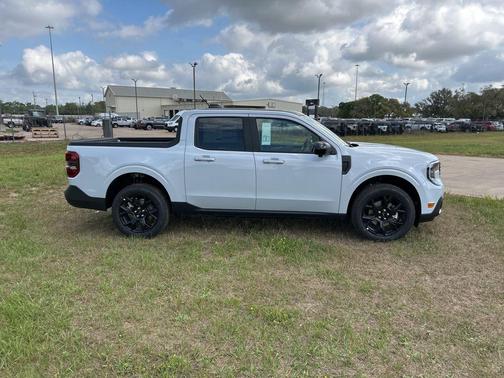 Space White Metallic 2026 Ford Maverick Lariat