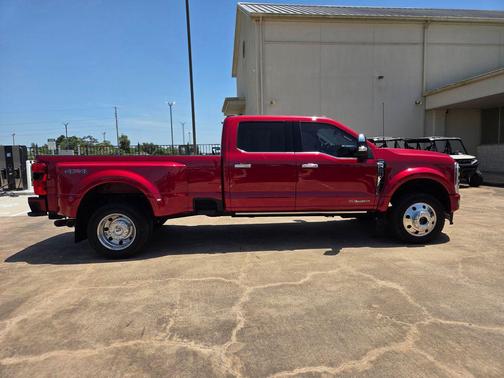 Rapid Red Metallic Tinted Clearcoat 2024 Ford F-450 Limited