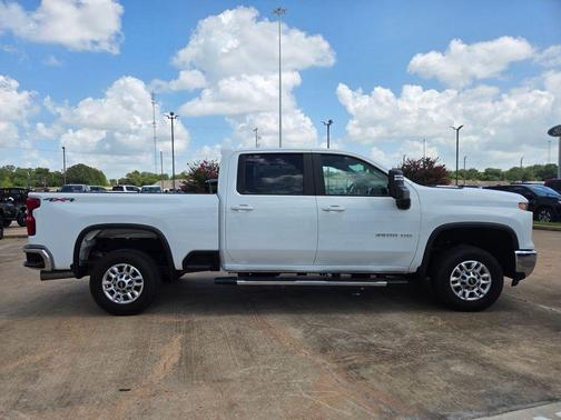 Summit White 2025 Chevrolet Silverado 2500 LT