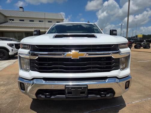 Summit White 2025 Chevrolet Silverado 2500 LT