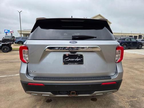 Iconic Silver Metallic 2023 Ford Explorer XLT