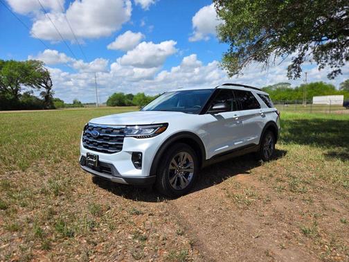 White 2026 Ford Explorer Active