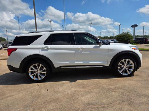 STAR WHITE MET TRI-COAT 2023 Ford Explorer Platinum