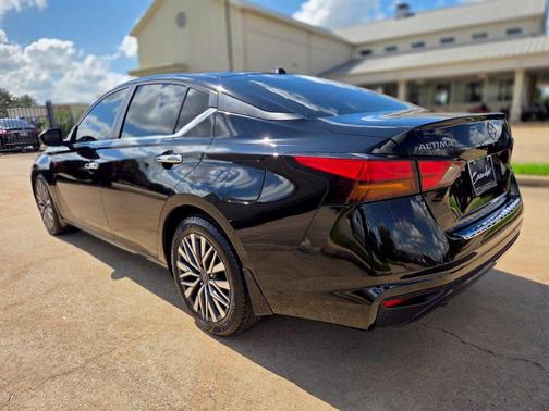 Super Black 2023 Nissan Altima 2.5 SV