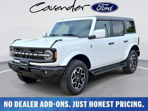 Oxford White 2026 Ford Bronco Outer Banks SUV