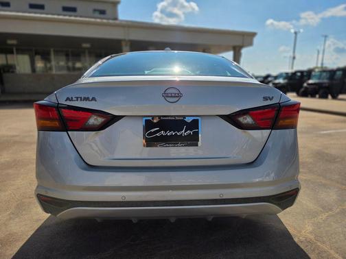 Brilliant Silver Metallic 2024 Nissan Altima 2.5 SV