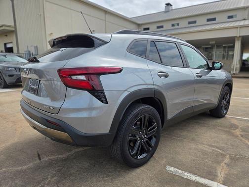 Sterling Gray Metallic 2025 Chevrolet Trax ACTIV