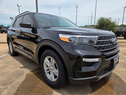 Agate Black Metallic 2024 Ford Explorer XLT