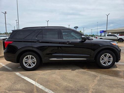 Agate Black Metallic 2024 Ford Explorer XLT