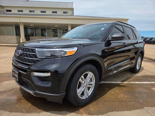 Agate Black Metallic 2024 Ford Explorer XLT