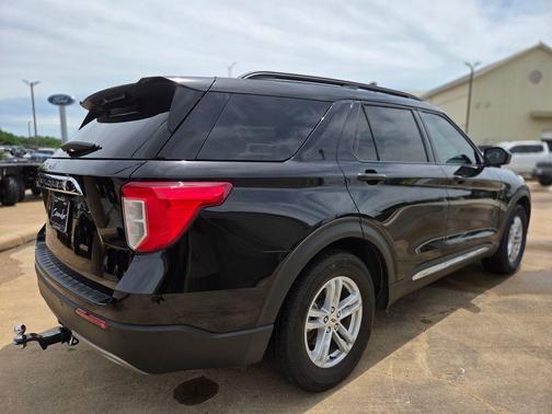 Agate Black Metallic 2024 Ford Explorer XLT