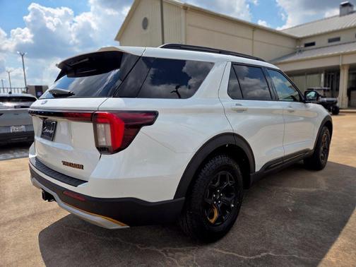 Star White Metallic Tri-Coat 2027 Ford Explorer Tremor