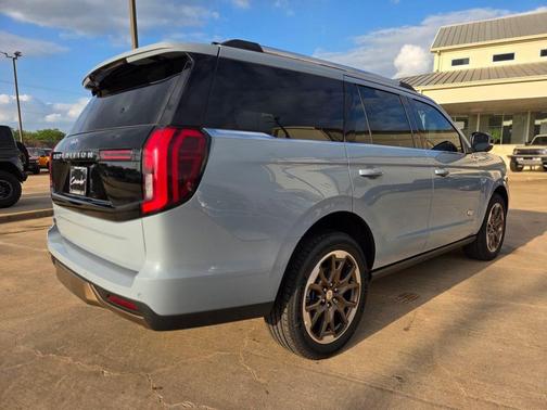 Glacier Gray Metallic 2026 Ford Expedition King Ranch