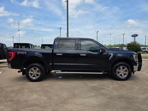 Antimatter Blue Metallic 2022 Ford F-150 XLT