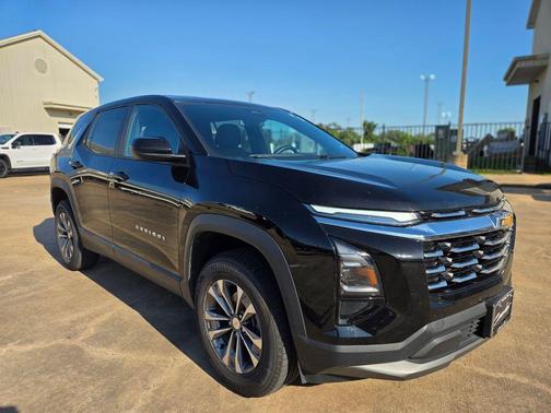 Mosaic Black Metallic 2026 Chevrolet Equinox LT