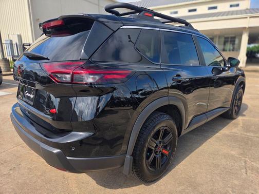 Super Black 2025 Nissan Rogue Rock Creek