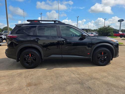 Super Black 2025 Nissan Rogue Rock Creek