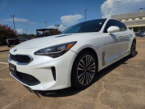 Snow White Pearl 2018 Kia Stinger Premium