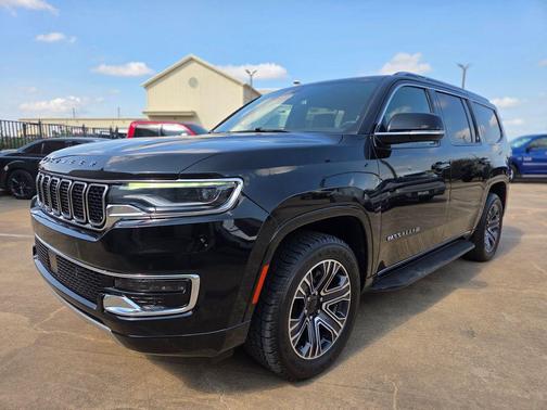 Diamond Black Crystal Pearlcoat 2024 Jeep Wagoneer Series II 4x2