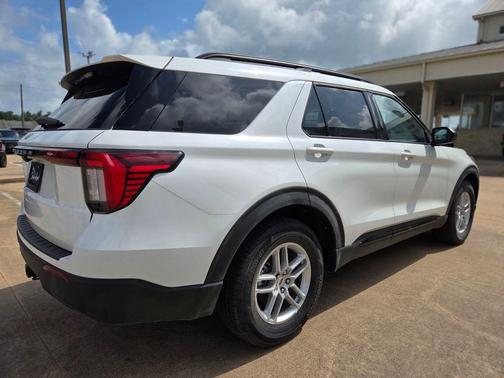 STAR WHITE MET TRI-COAT 2026 Ford Explorer Active w/200A Pkg