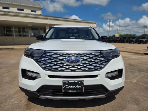Star White 2023 Ford Explorer Platinum