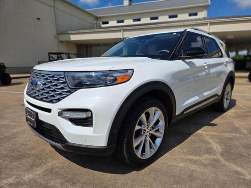 Star White 2023 Ford Explorer Platinum