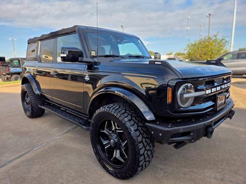 Shadow Black 2021 Ford Bronco Outer Banks