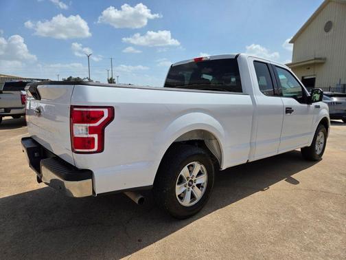 Oxford White 2018 Ford F-150 XLT