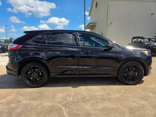 Agate Black Metallic 2024 Ford Edge ST