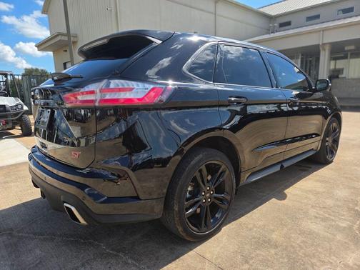 Agate Black Metallic 2024 Ford Edge ST