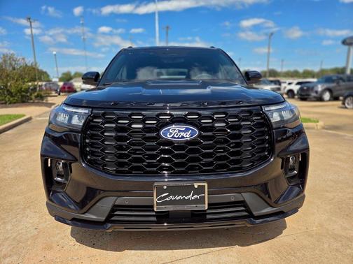 Agate Black Metallic 2027 Ford Explorer ST-Line