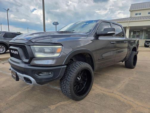 Granite Crystal Metallic Clearcoat 2019 RAM 1500 Rebel