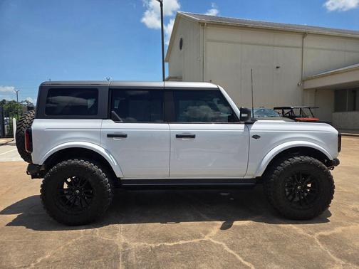 Oxford White 2022 Ford Bronco Wildtrak