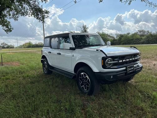 White 2026 Ford Bronco Outer Banks
