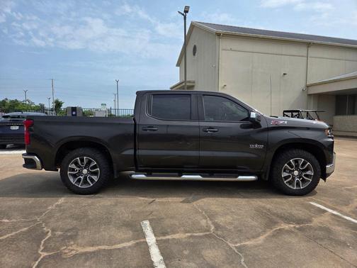Oxford Brown Metallic 2021 Chevrolet Silverado 1500 LT