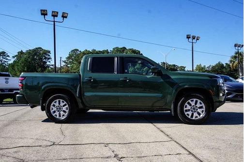 2024 Nissan Frontier SV