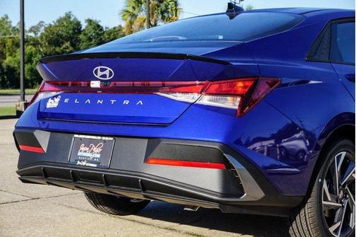 2025 Hyundai ELANTRA Sport