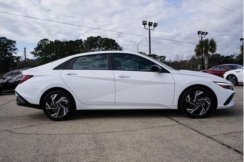 2025 Hyundai ELANTRA Sport