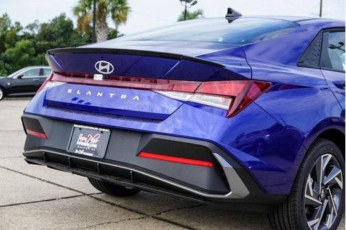 2025 Hyundai ELANTRA Sport