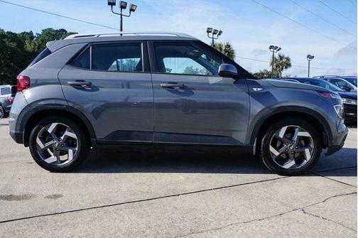 2021 Hyundai VENUE SEL