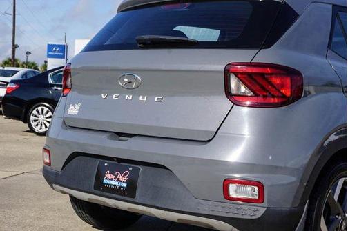 2021 Hyundai VENUE SEL