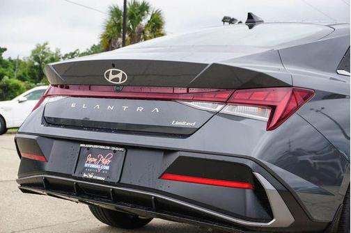 Ecotronic Gray 2026 Hyundai ELANTRA Limited