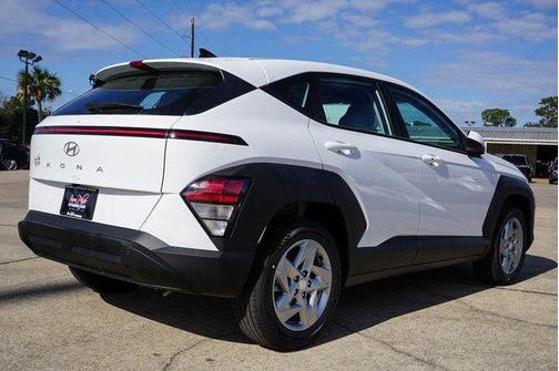 Atlas White 2026 Hyundai KONA SE