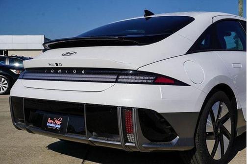 2025 Hyundai IONIQ 6 SE