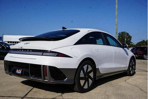 2025 Hyundai IONIQ 6 SE